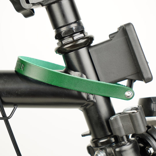 Leather Front Carrier Strap for Brompton bag green color close-up side view