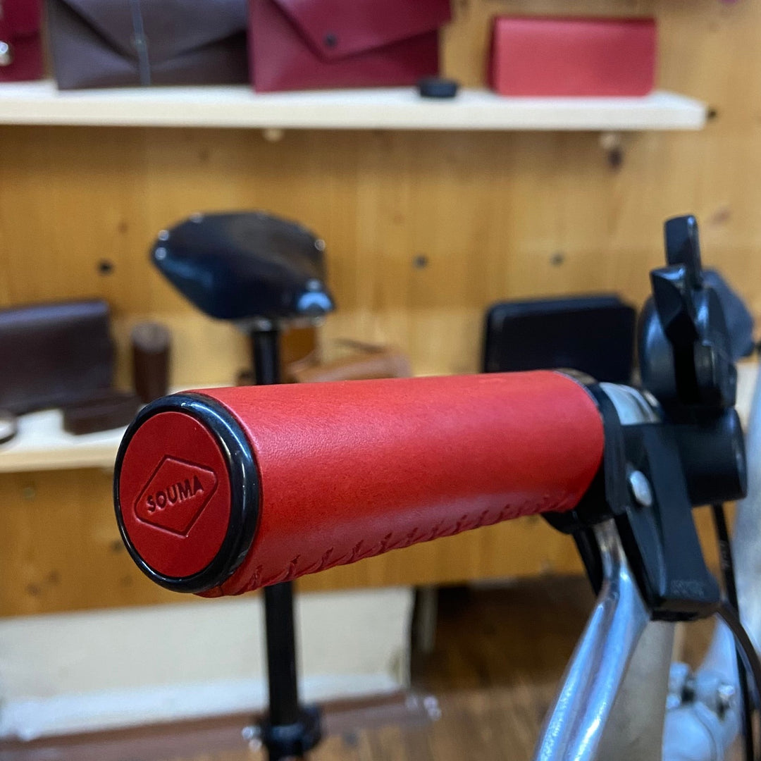 Brompton Leather Grips Unibody Souma Leather red color leather detail