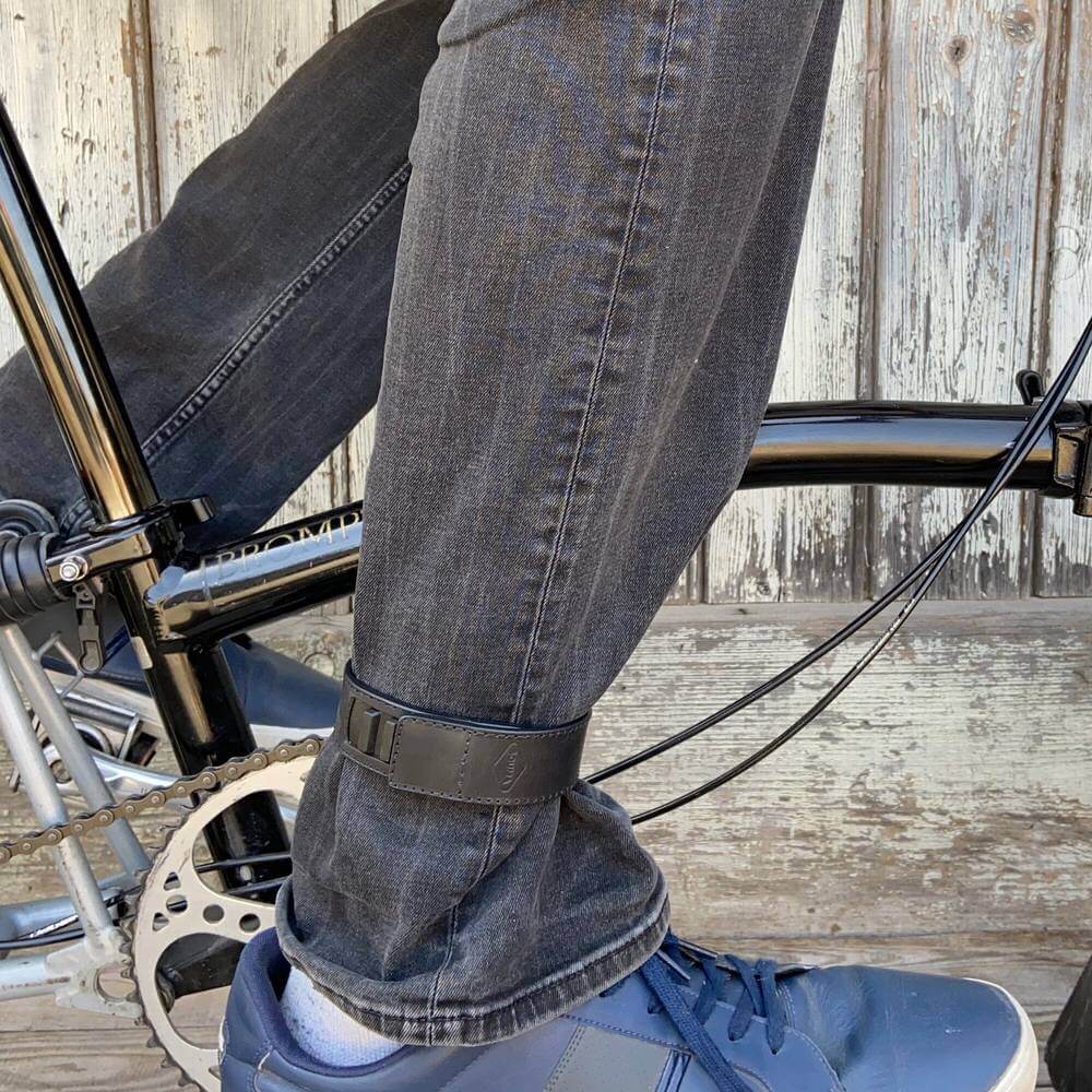 Black Leather Brompton wheel frame strap and trousers strap 2in1 - Brompton accessories - Souma Leather - on pants