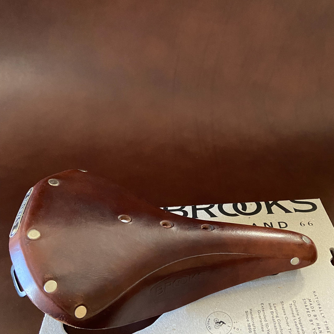 leather color compared to brooks saddle brown