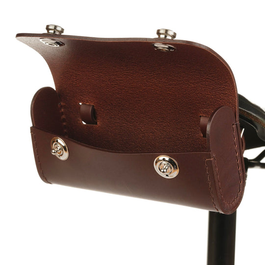 traditional saddle bag brown silver hardware normal open