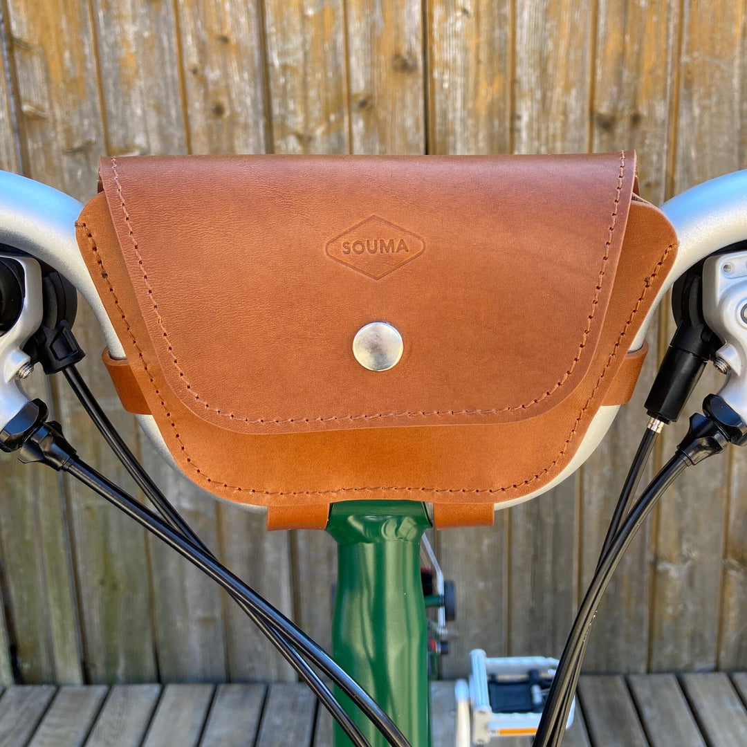 Brompton Bag for handlebars Souma Leather Honey Silver detail