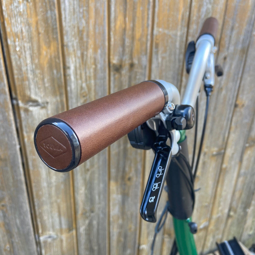 Brompton Leather Grips Unibody Souma Leather  brown color close-up