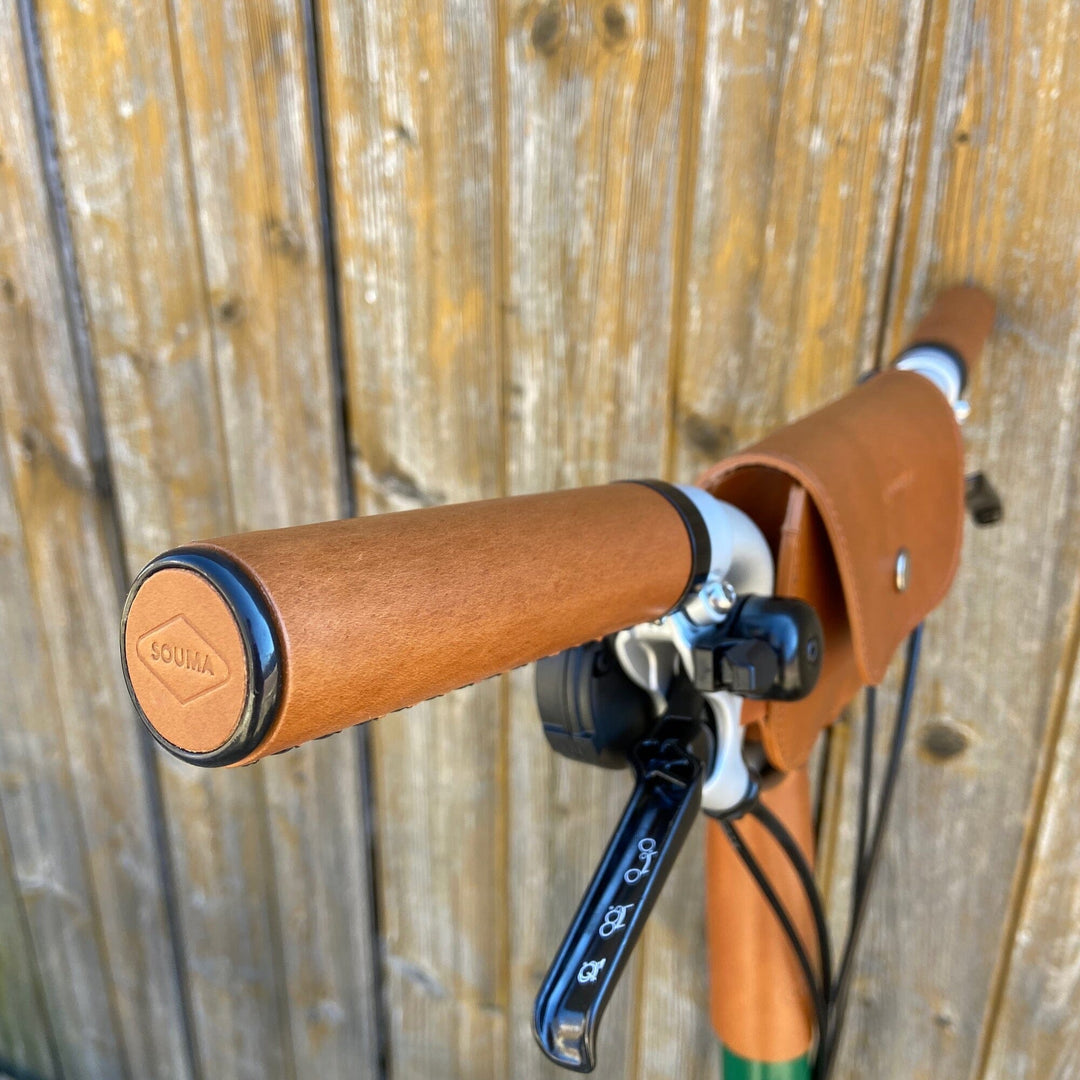 Brompton Leather Grips Unibody Souma Leather  honey color matching the Brompton handlebar bag