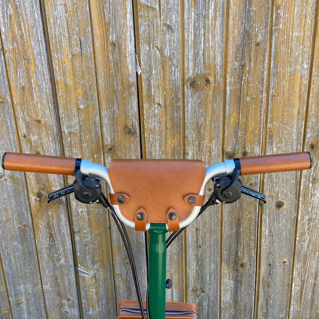 Brompton Leather Grips Unibody Souma Leather both handlebars in honey color matched with Brompton bag