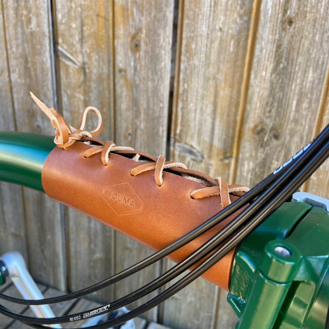 Brompton Frame Protector - Lace On Souma Leather - Brompton Accessories, honey color close-up stitching 