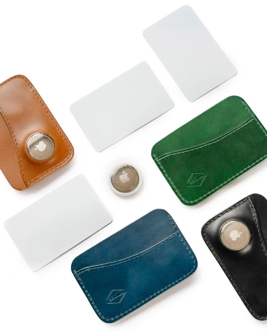 Apple AirTag Leather Wallet - Handmade card wallet with pocket for Apple AirTag - Wallets & Money Clips - Souma Leather