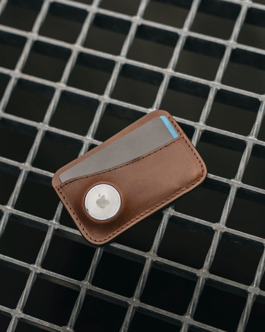 Apple AirTag Leather Wallet - Handmade card wallet with pocket for Apple AirTag - Wallets & Money Clips - Souma Leather