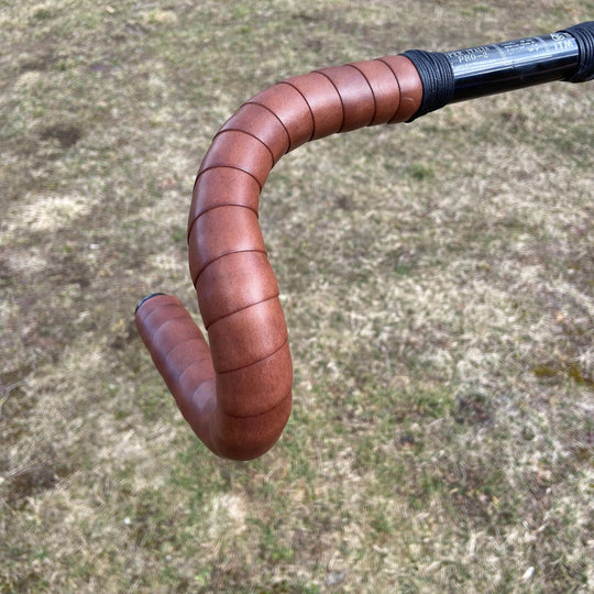 Bicycle Leather bar wraps on handlebars Brouwn, detail